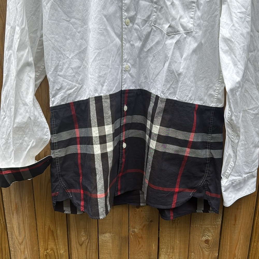 Burberry White and Black Casual Button Down Shirt - Picture 3 of 8